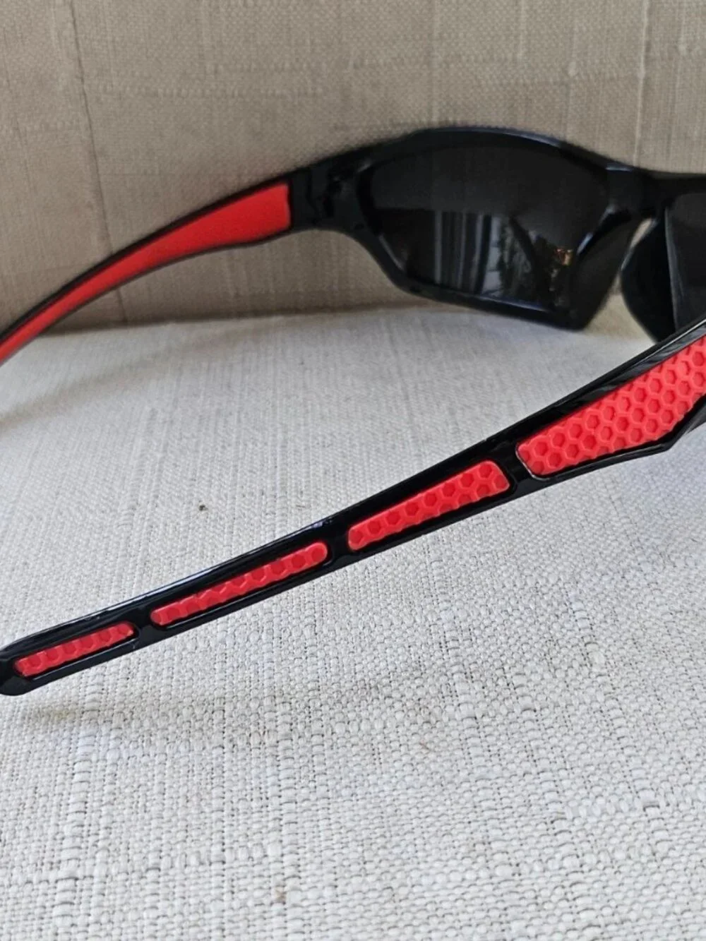Men Sunglasses Sport Wrap Style Black/Red Plastic Frame Eyewear Shades New